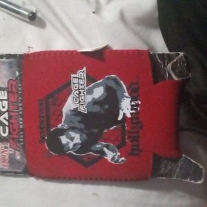 Cage fighter can insulatior